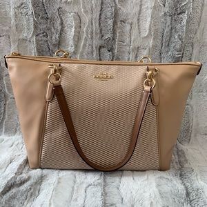 🆕Coach Milk And Beachwood Tote